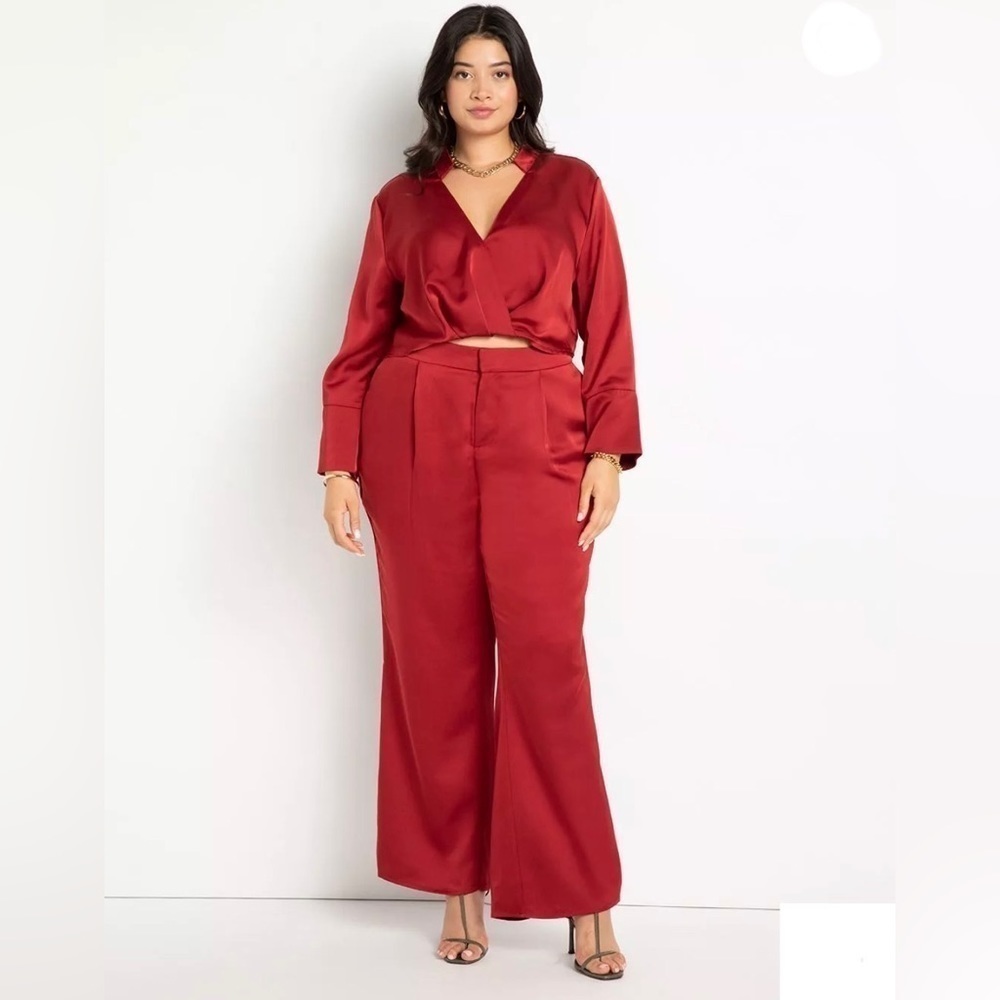 ELOQUII CROPPED SATIN BLOUSE - Picture 3 of 5